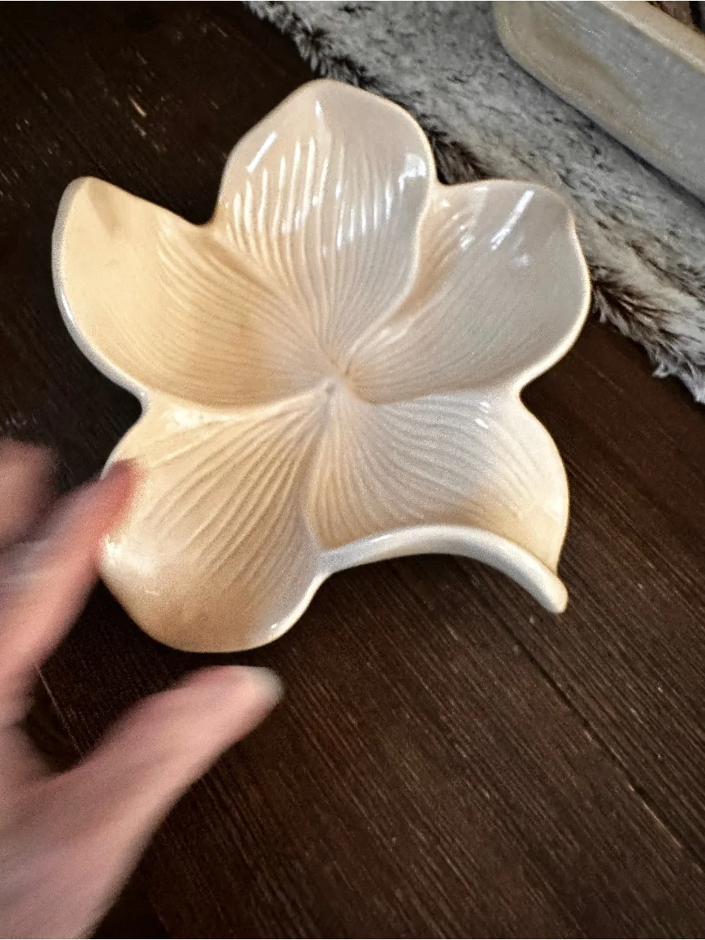 Flower shaped cream color Ceramic decor